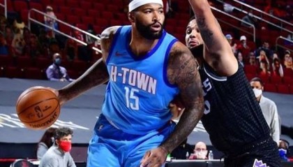  三球24+12黄蜂终结骑士连胜  