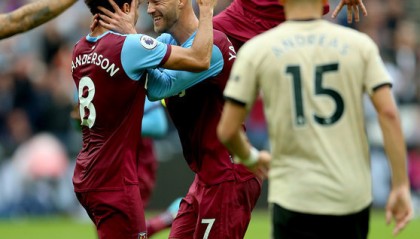  曼联逆转绝杀西汉姆，拉什福德补时世界波定乾坤  