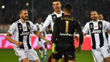  都灵德比爆发冲突，布雷默染红下场  